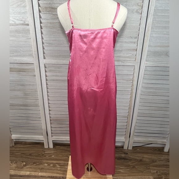 SAMANTHA'S STYLE SHOPPE Slip Barbie Pink-Small - Picture 4 of 5